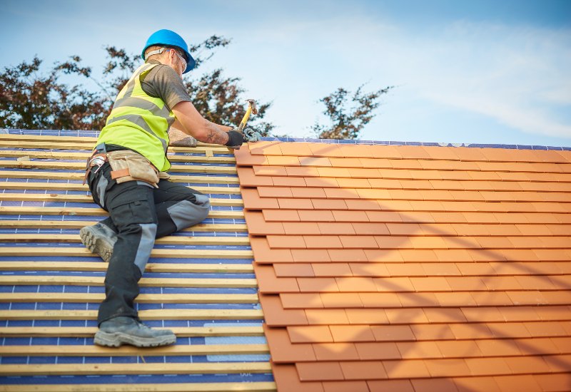 Roofing Repair Contractor in Des Moines, IA